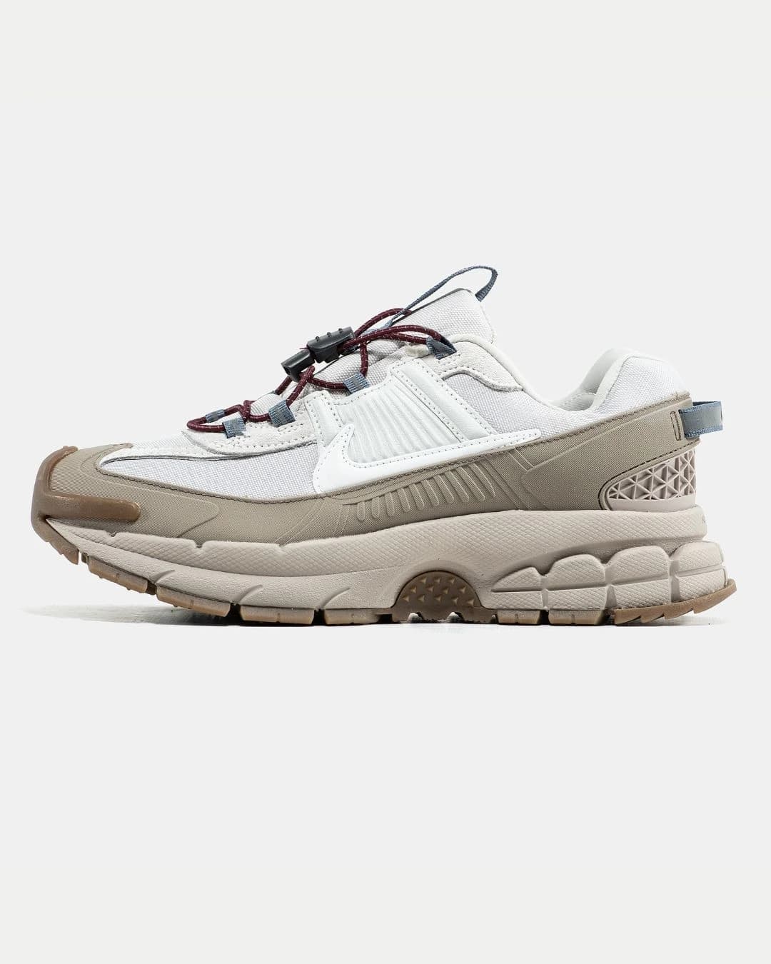 Nike Zoom Vomero Roam White Beige