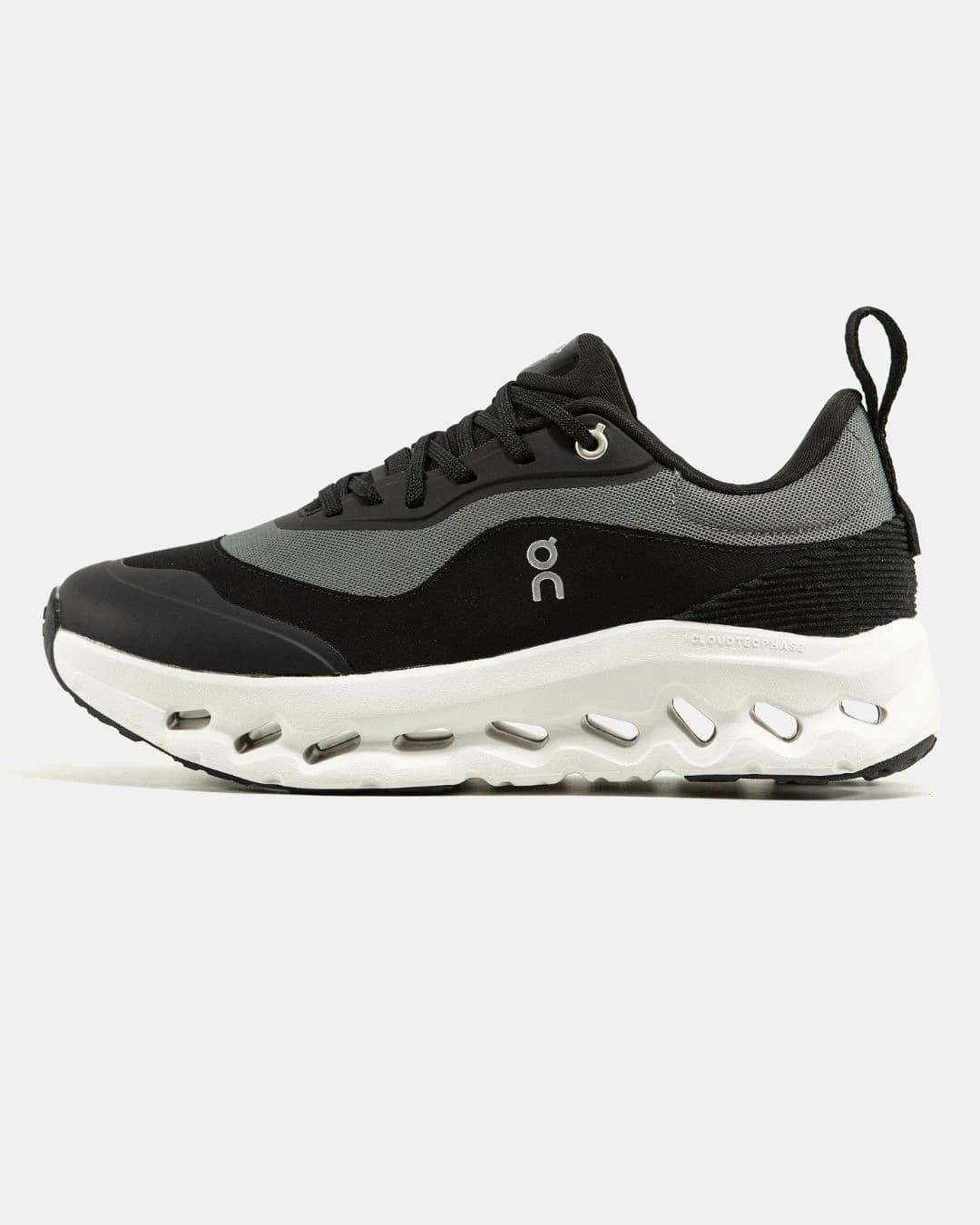 ON Cloudtilt x Loewe Black White